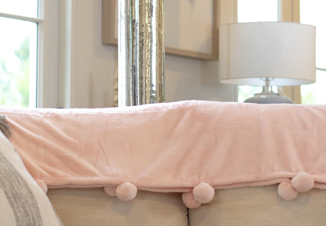Cozy Pom Pom Throw-Pink