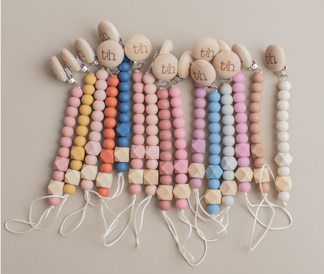 Grande Jolie Pacifier Clip