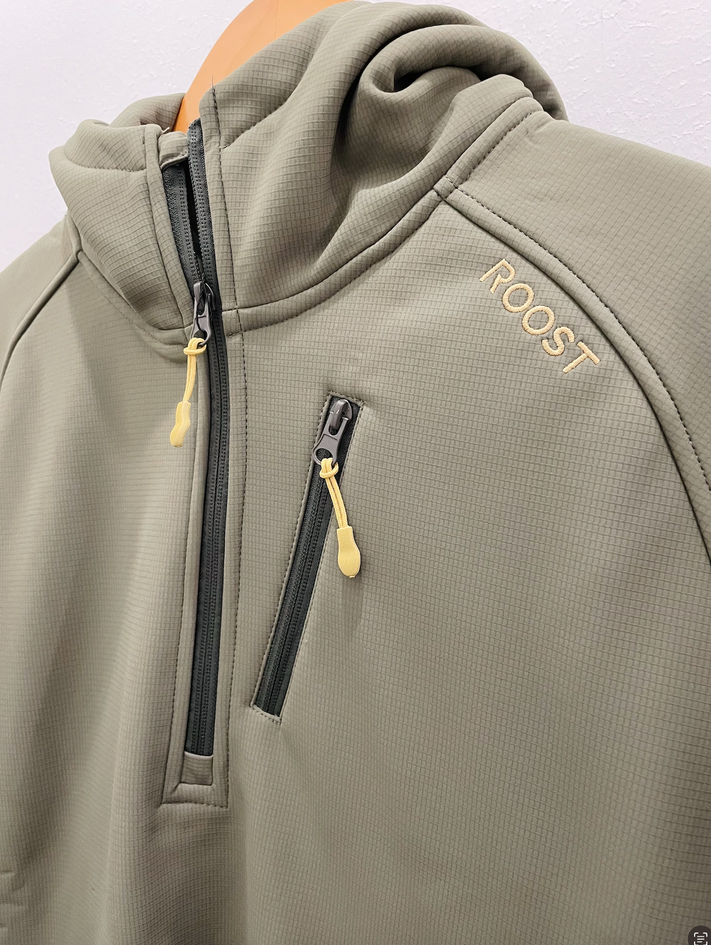 Roost Defender Pullover