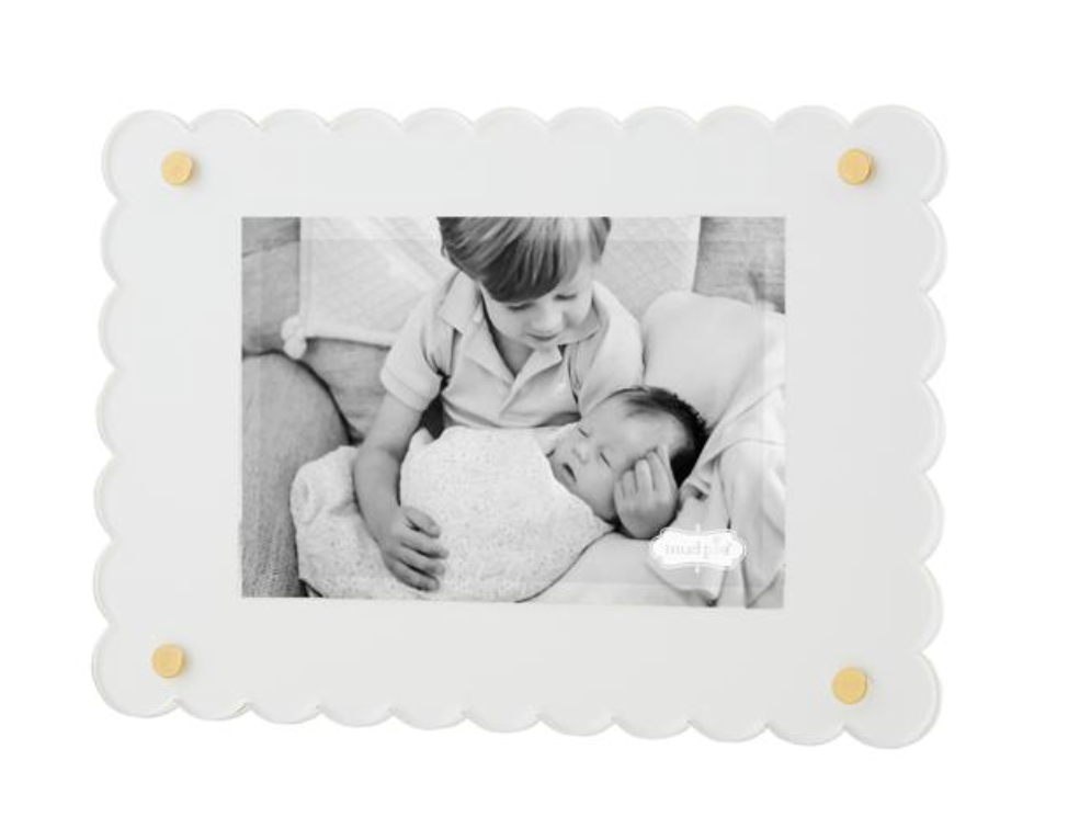 Scalloped Acrylic Frame-White