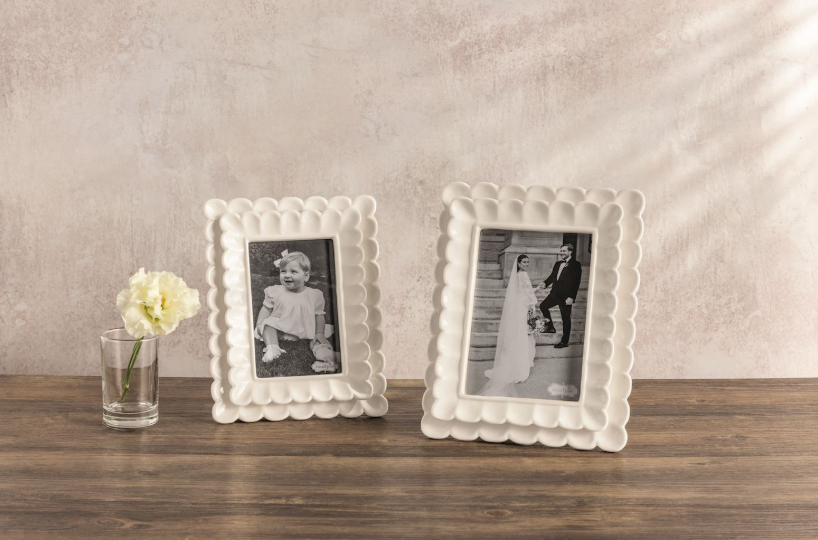 Small White Scalloped Frame
