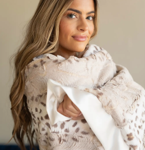 Adult | Snowcat Ivory Luxe Blanket